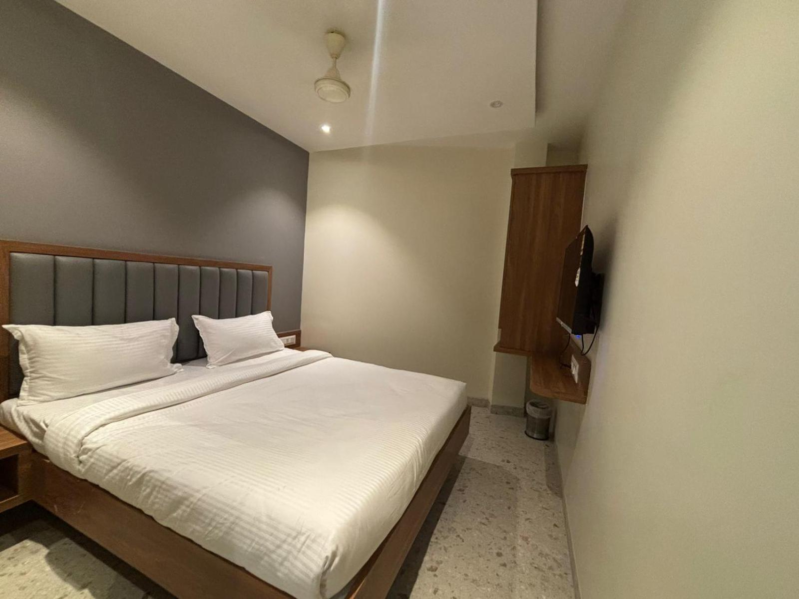 Hotel Sai Samrudhi Western Express Highway Bombaj